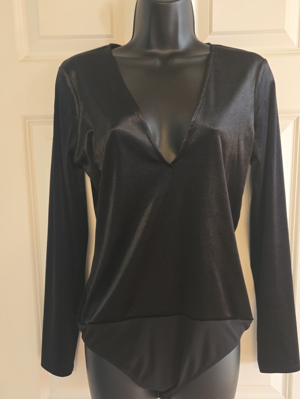Express M Black Velvet V-Neck Long Sleeve Bodysuit Snap Closure